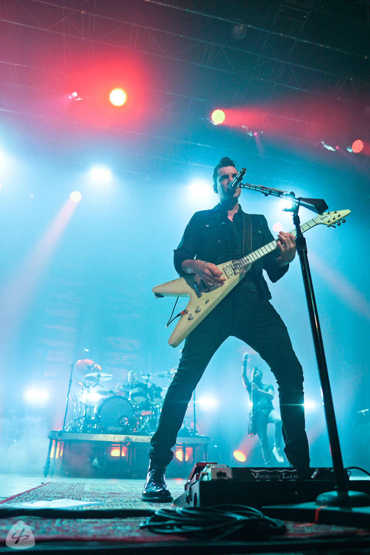 theory of a deadman tour canada